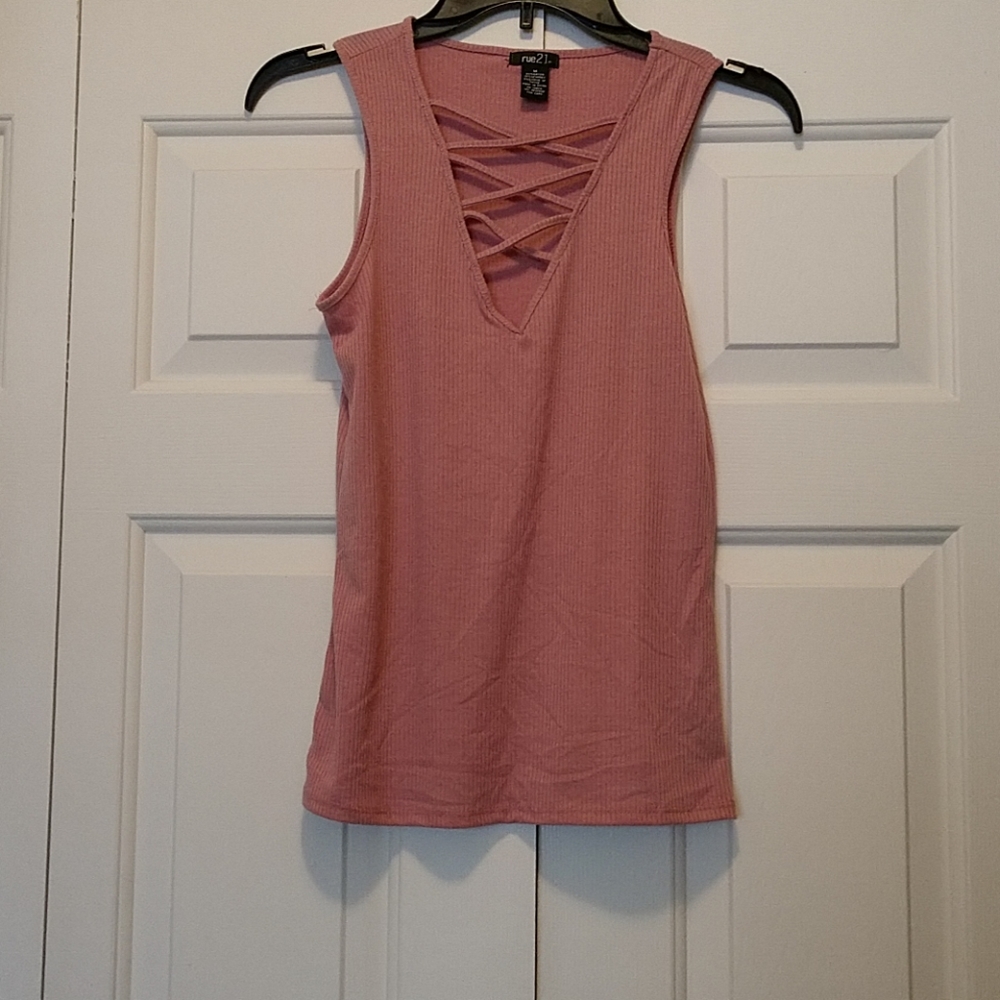 Nosleeve V-neck top